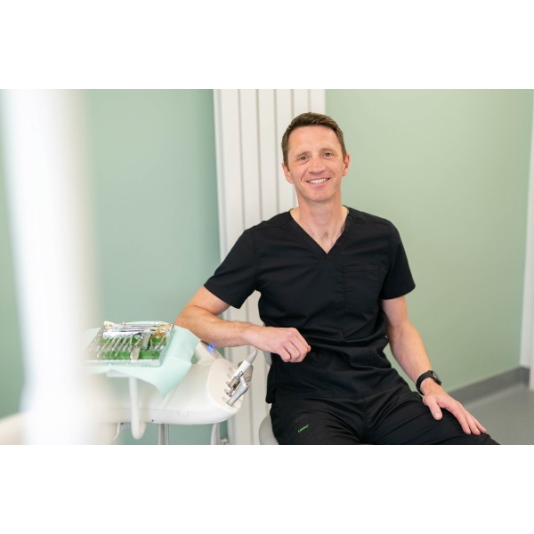 Clinictor - Woodside Dental Practice and Implant Clinic - Dr Jonathan McLean
