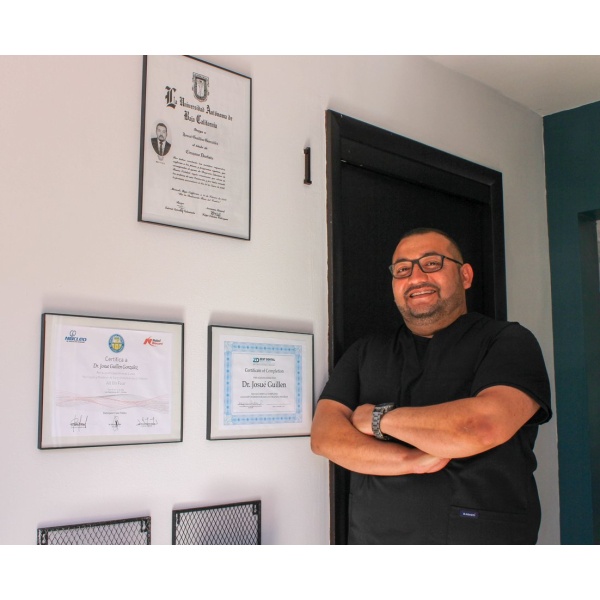 Clinictor - Tracey's Dental - Dr Josue Guillen DDS