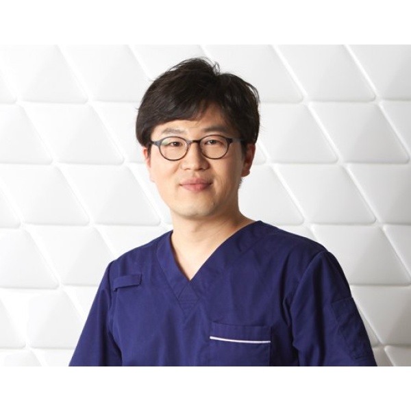 Clinictor - Reborn Plastic Surgery Clinic - Dr Kang Sungeyeop