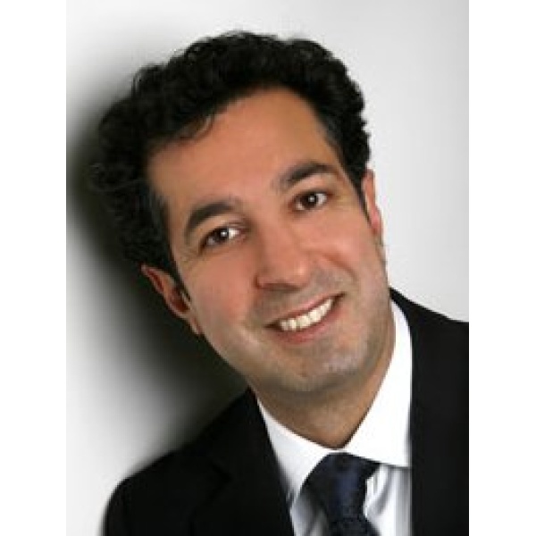 Clinictor - Mona Lisa Smiles - Dr Khosro Basirat