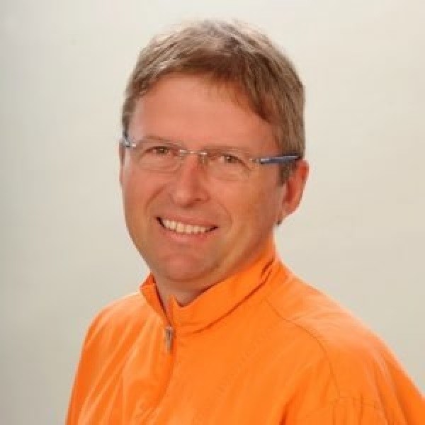 Clinictor - Dare to Smile Dental - Dr Laszlo  Koronczay