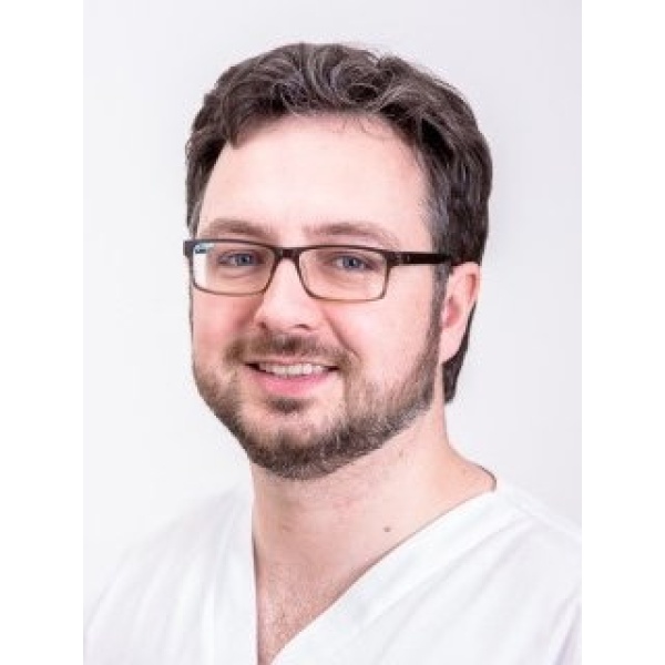 Clinictor - Uśmiech Zdrowia - Łowicka - Dr Lukasz Dylewski