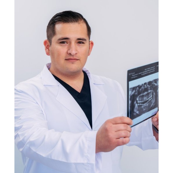 Clinictor - Smilers Dental Clinic - Dr Marco Romero