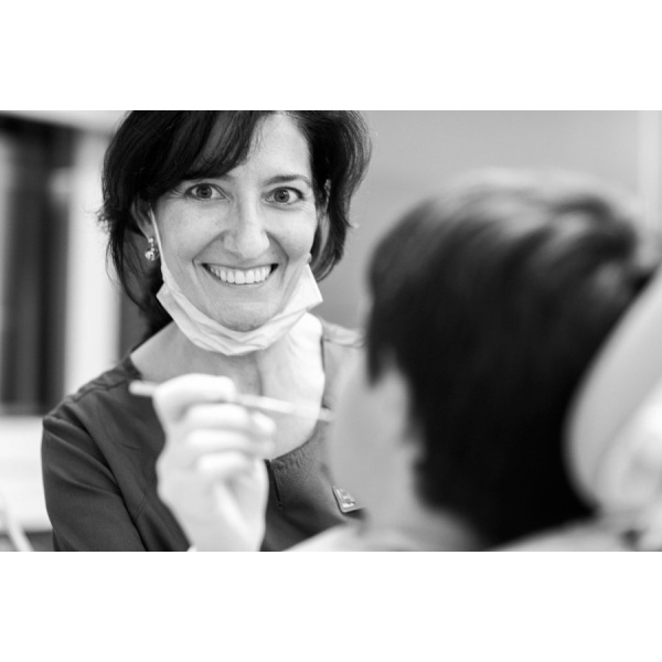 Clinictor - Clínica Dental Luciano Badanelli - Dr María Encarnación Rodríguez
