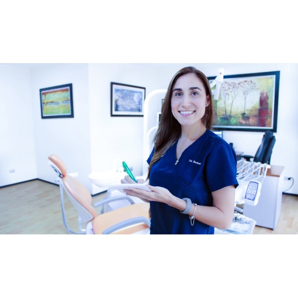 Clinictor - New Smile Dental Group - Dr Mariela Beartheau