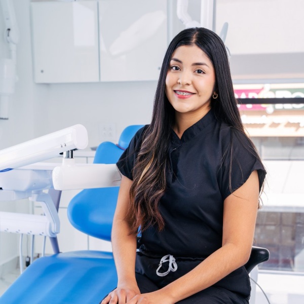 Clinictor - Smilers Dental Clinic - Dr Melissa Méndez