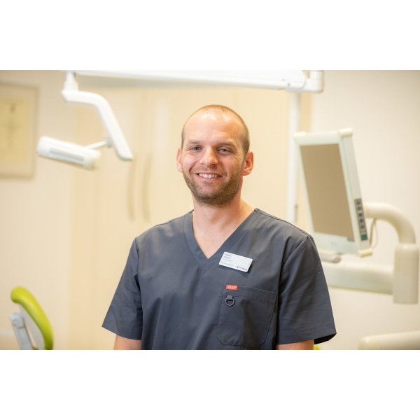 Clinictor - Parkside Dental Practice - Dr Owen Jones