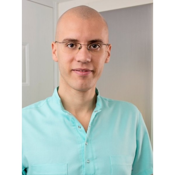 Clinictor - Poncz Dental Budapest - Dr Poncz Erno