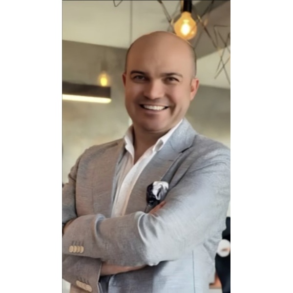 Clinictor - Rebornia Hair - Dr Salih Emre Uregen