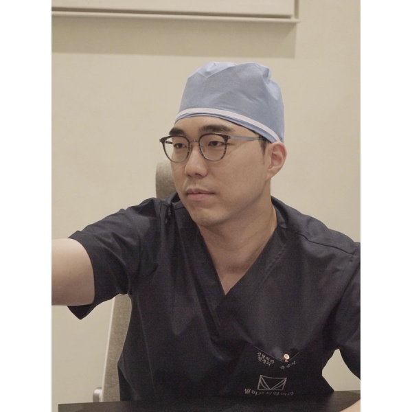 Clinictor - V.LIF Plastic Surgery - Dr Seung Ki Yoon