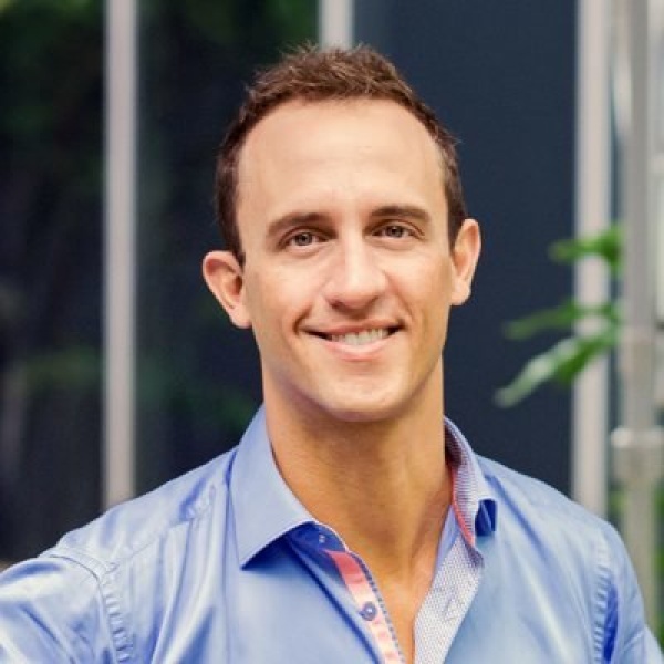 Clinictor - Expat Dental - Dr Shaun Thompson