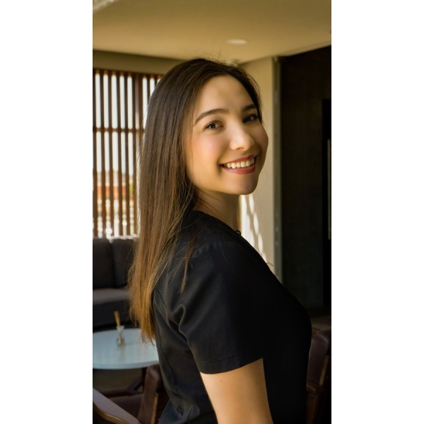 Clinictor - PURE Smile Makeover Center - Dr Sofia Lozano