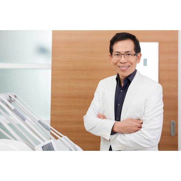 Clinictor - Khunchanok Dental Clinic - Dr Somchai Sessirisombat