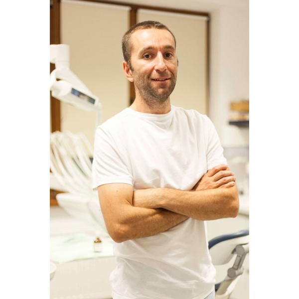 Clinictor - New Dent - Dr Vlad Petrescu Seceleanu