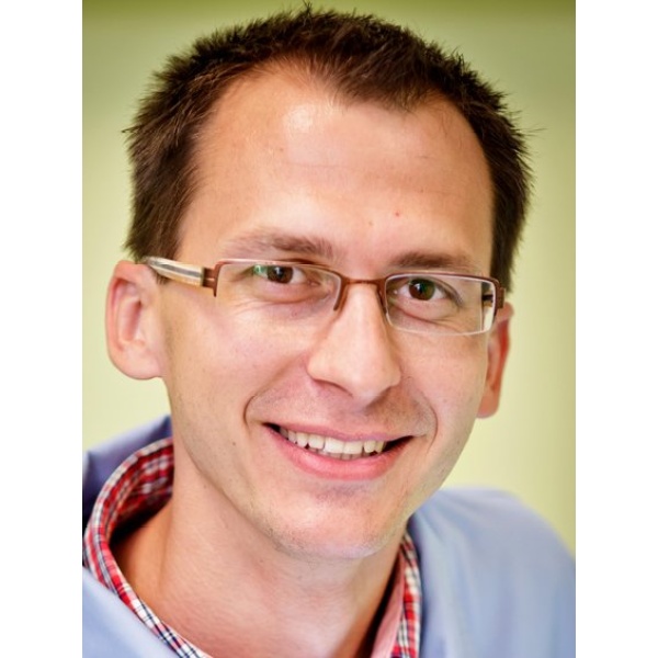 Clinictor - Stomatologia Szczurko-Wesoła - Dr Wojciech Kondrat