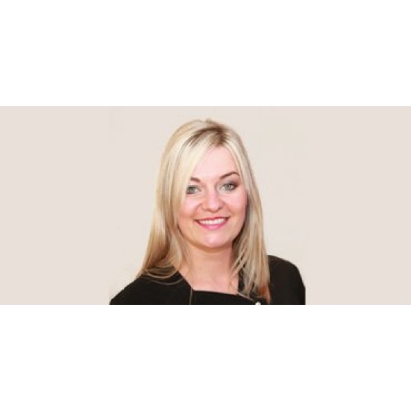 Clinictor - Smile Essential Dental Practice - Emilia Forrester