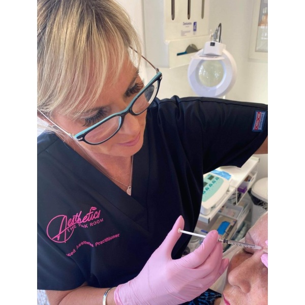 Clinictor - Aesthetics @thepinkroom - Jennifer Stone