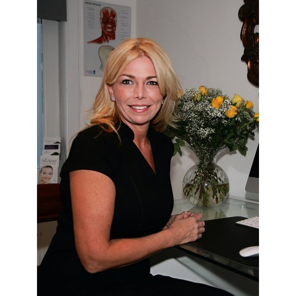 Clinictor - Julia Hart Skin Clinic - Julia Hart