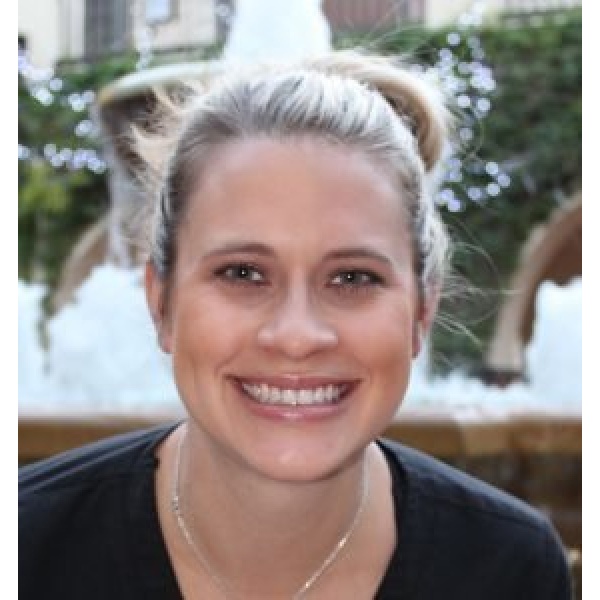 Clinictor - Smiles R Us Dental - Kristina Campas