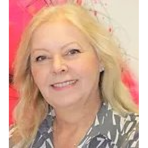 Clinictor - iQ Dental and Implant Centre - Lesley Bailey