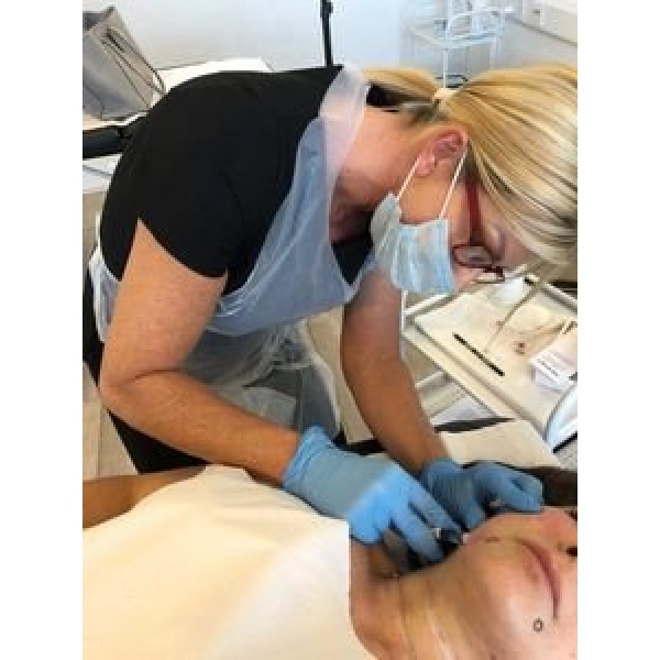 Clinictor - Elle Medical Cosmetics - Michelle Selmes