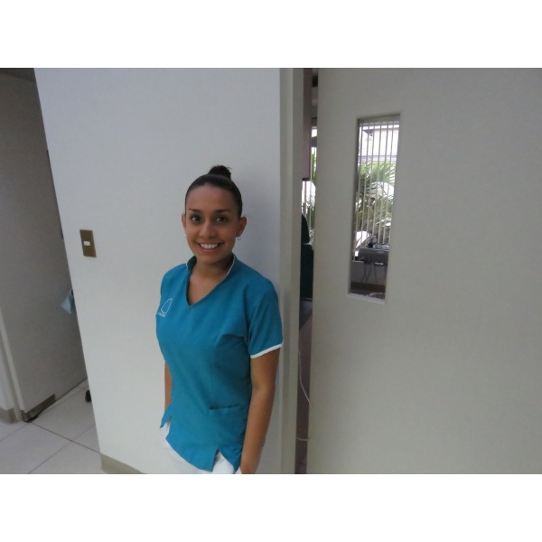 Clinictor - Clínica CosDent Dr. Roberto Sauma - Miss Kimberly Salvatierra