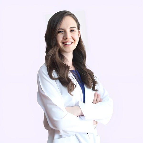Clinictor - Selfi̇e Smi̇le Dental Cli̇ni̇c - Miss Zeynep Saat