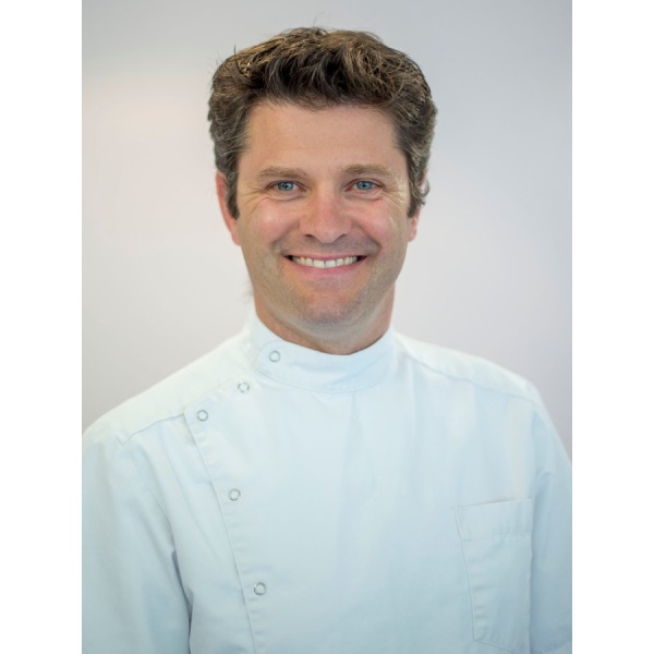 Clinictor - St James Dental - Mr Gordon Carey