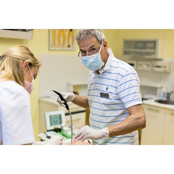 Clinictor - Gadzińscy Centrum Stomatologiczne - Mr Piotr  Gadzinski