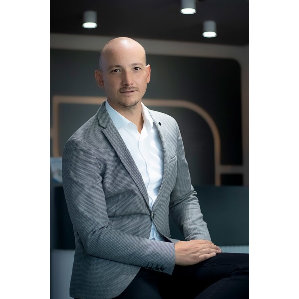 Clinictor - Simyadent - Mr Tankut Topal