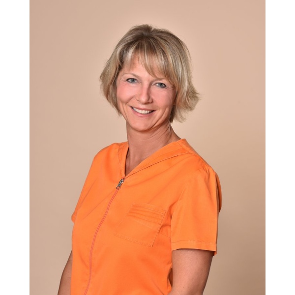 Clinictor - Dare to Smile Dental - Mrs Eva Szantho