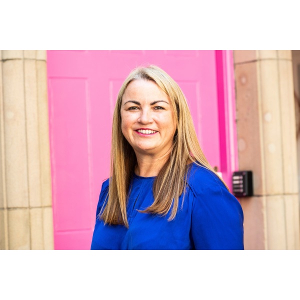 Clinictor - Pure Aesthetics Clinic - Mrs Helen Allen