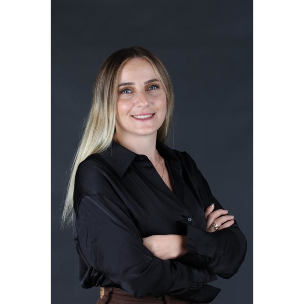 Clinictor - Apex Dental Turkey - Mrs Medine Çetin Eken