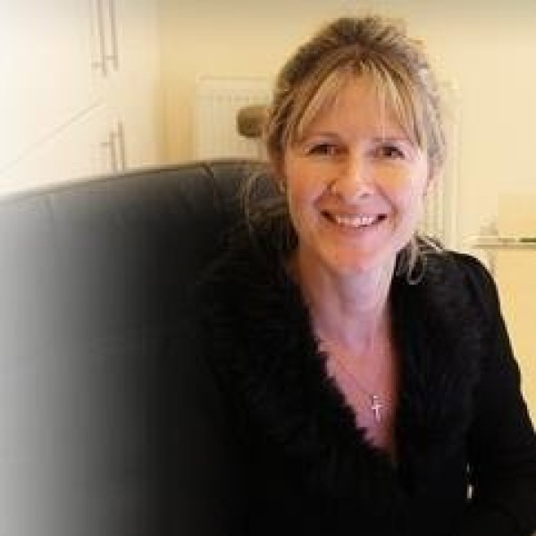 Clinictor - Sandilands Dental Studio - Mrs Tracy Huggins