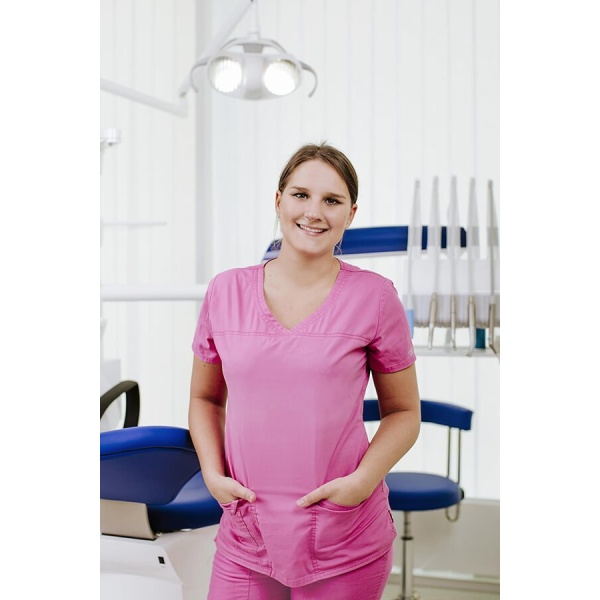 Clinictor - Save on Dental Care - Budapest - Ms Eszter Hajas