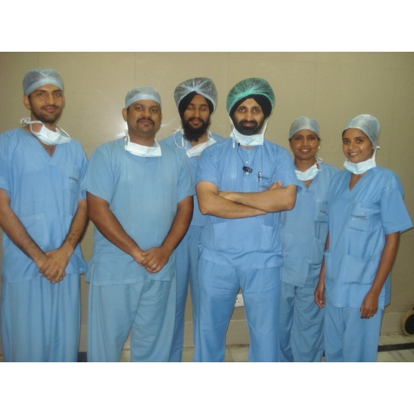 Clinictor - Dr Bakshi Cosmetic Clinic - msot staff.group photo