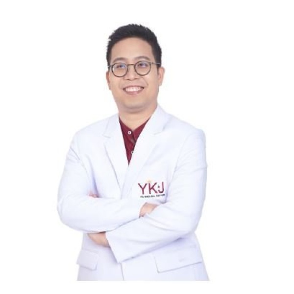 Clinictor - YKJ Medical Clinic - Pongwat (Dr. Ake) Polpong