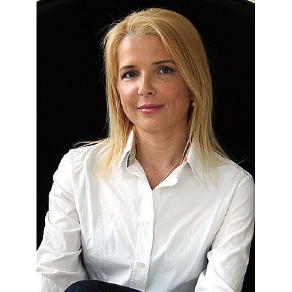Clinictor - Q Smile - Prof Claudia Corega