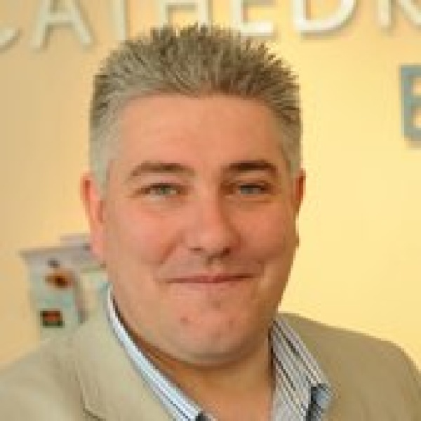 Clinictor - Cathedral Eye Clinic - Prof Colin Willoughby