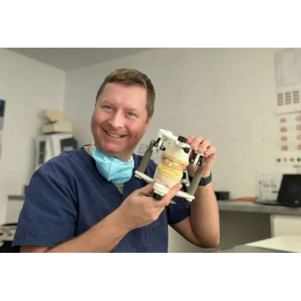 Clinictor - Hollins Denture Clinic - Robert Carey